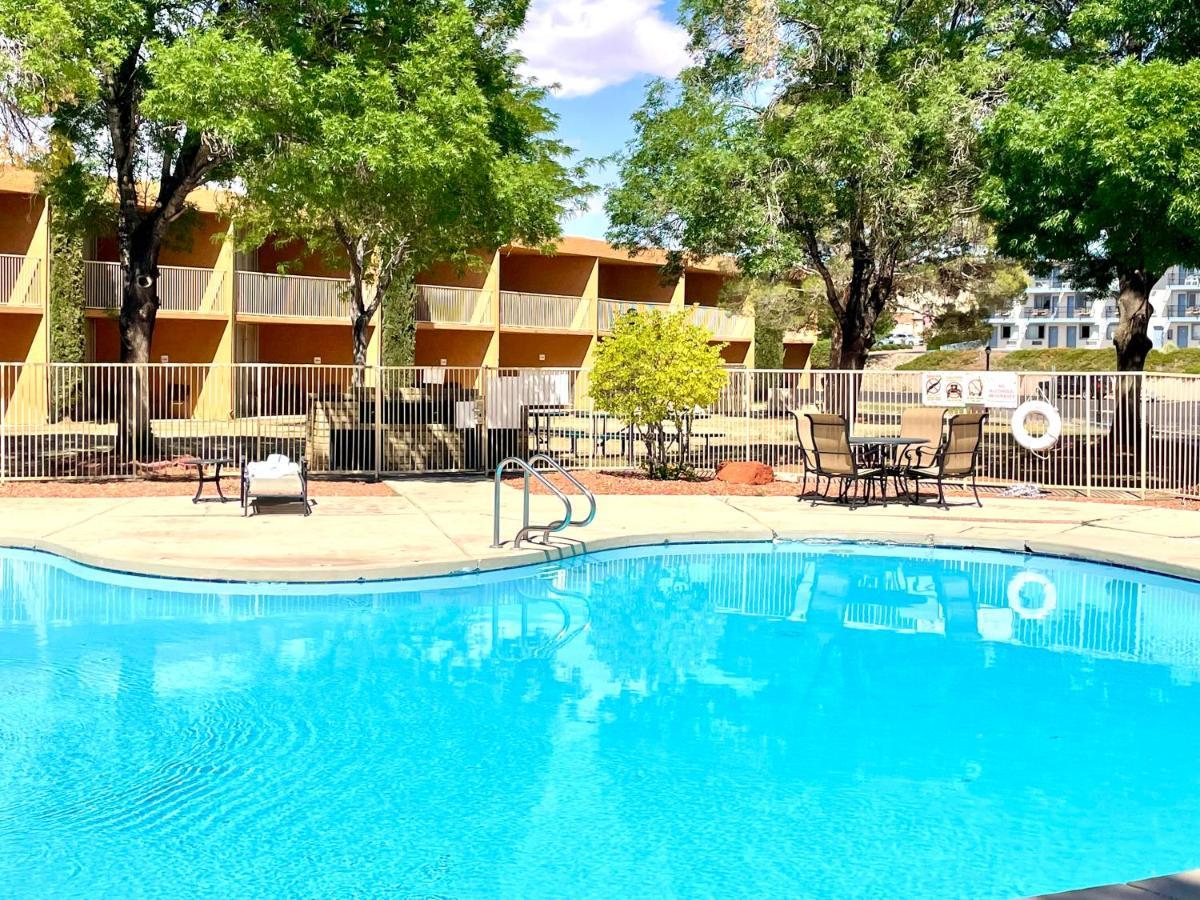 Standard Queen Room Two Queen Beds Balcony Non-Smoking or Pool View or No Pets Allowed